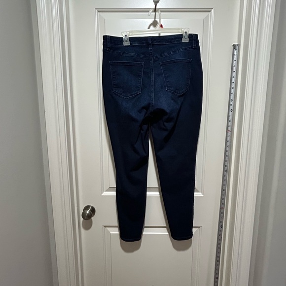 Talbots Women's Jeggings size 12 Dark Blue Jeans. Five pockets. Like new ! - Picture 2 of 6